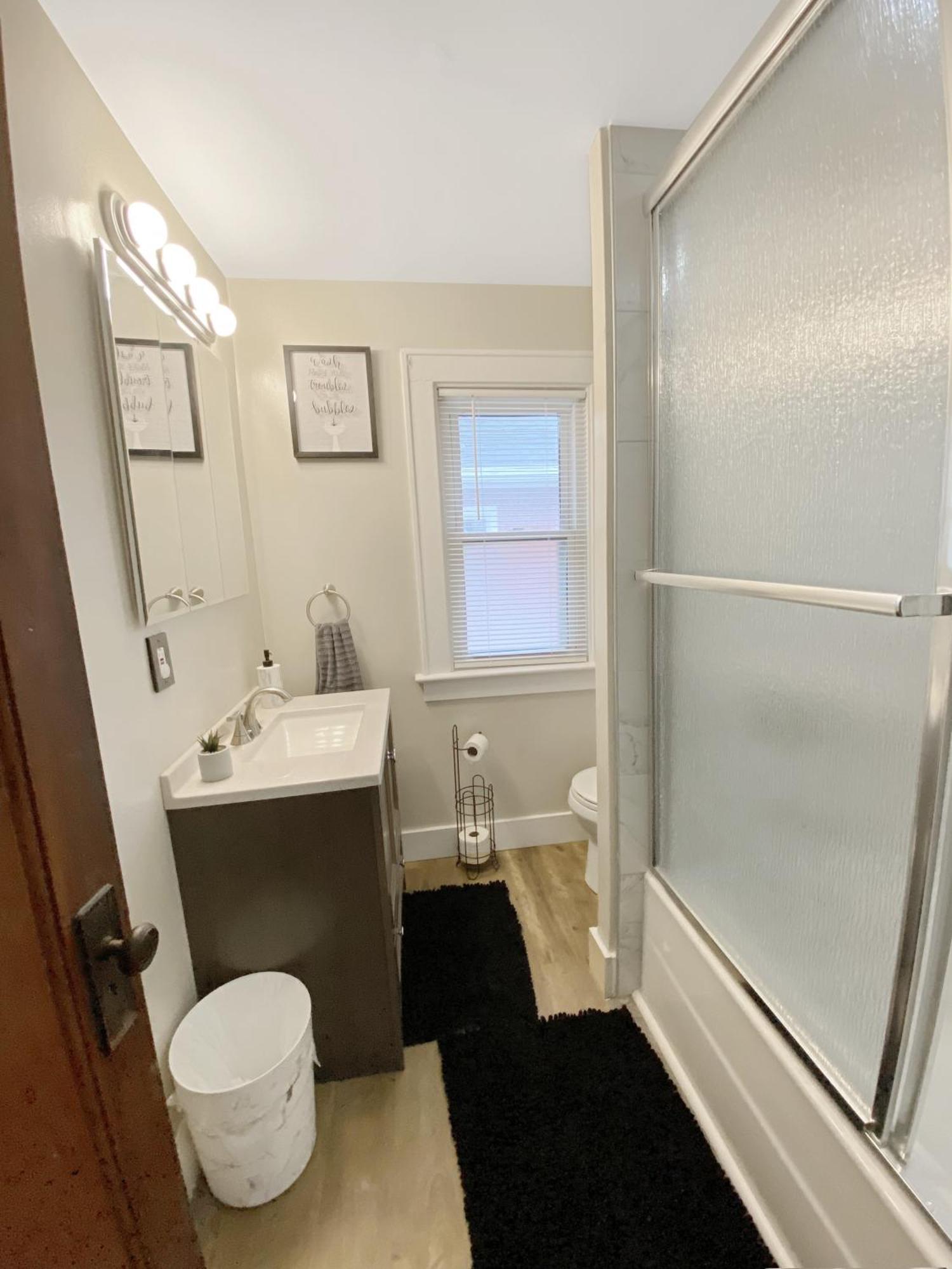 Lux 3Br, Steps From Airport, U Of R & Grocery Stores Rochester Buitenkant foto