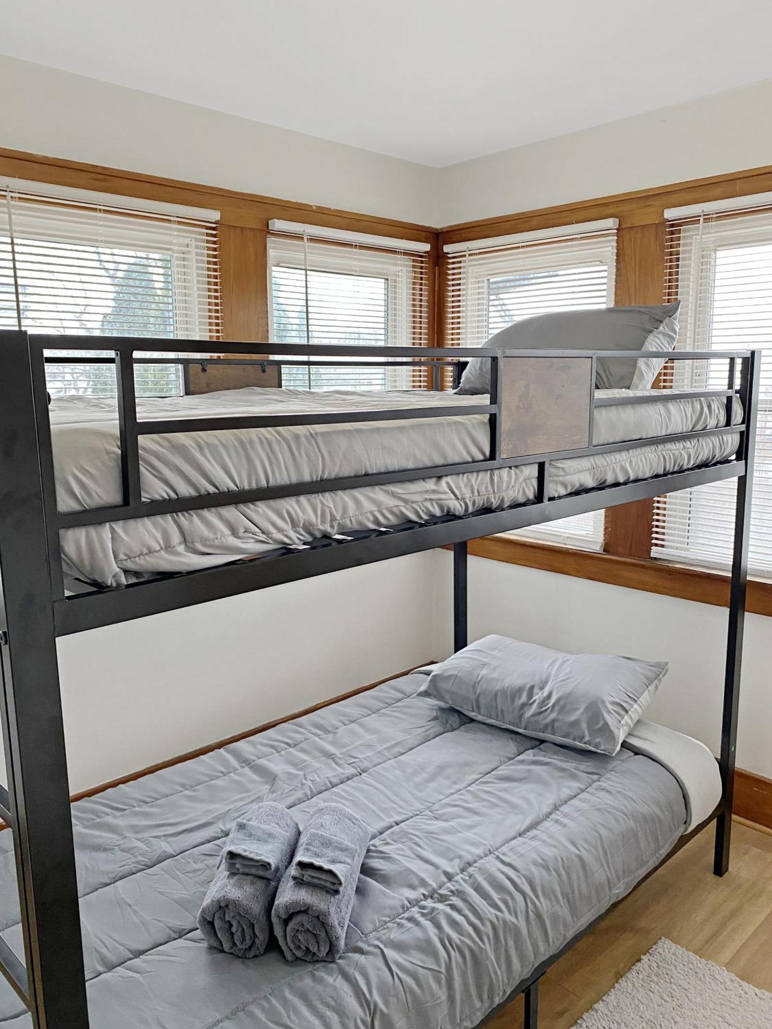 Lux 3Br, Steps From Airport, U Of R & Grocery Stores Rochester Buitenkant foto